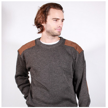 Aklanda 7415 Men's Crew Neck Pullover With Suede Patches
